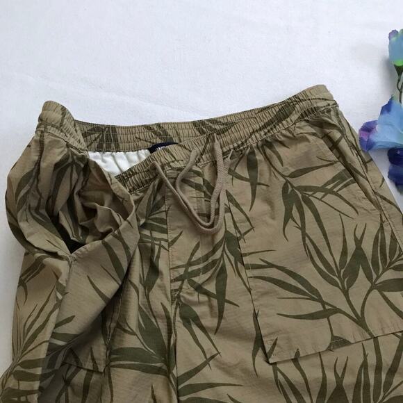 Lands' End NWT Khaki Palm Pull On Shorts Men Various - Picture 4 of 10